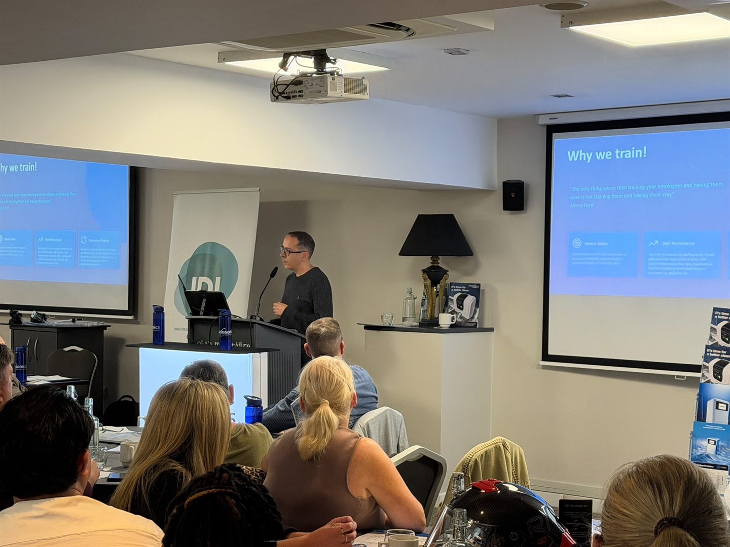 A speaker presents to delegates at the Nanosonics-sponsored IDI Study Day.